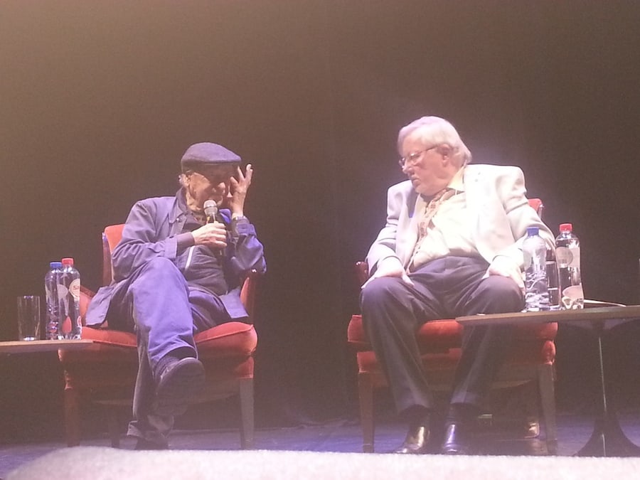 „Jonas Mekas/Fluxus siena“ parodos atidaryme 2013 m. spalio 17 d. Briuselyje J. Meko pokalbis su prof. V. Landsbergiu. Nuotr. M. Mikulėno