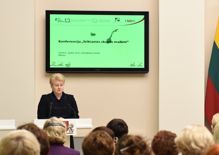 Prezidentė atskleidė: skurdui įveikti reikalingos sutelktos pastangos