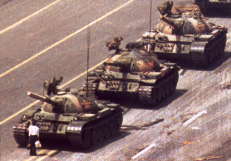 Tiananmenio aikštėje 1989 m. įvyko tragedija, nusinešusi šimtus gyvybių