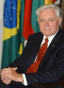 V. Adamkus antras populiariausias visuomenės veikėjas Lietuvoje po visuomenės veikėjos D. Grybauskaitės. Nuotr. wikipedia.org