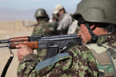 Šalies kariuomenės uniformą vilkintis afganistanietis atidengė ugnį į JAV karius