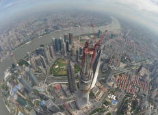 Kinijos dangoraižis „Shanghai Tower“. EPA-ELTA nuotr.