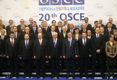 Besitęsiant protestams Kijeve prasidėjo ESBO susitikimas. EPA-Eltos nuotr.