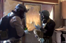 JT cheminio ginklo inspektoriai patvirtino zarino dujų panaudojimą Sirijoje. EPA-ELTA nuotr.