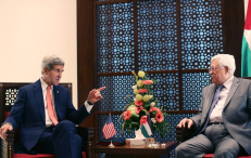  Dž. Keris ir palestiniečių autonomijos prezidentas M. Abasas Betliejuje, Vakarų krante. EPA-Eltos nuotr.
