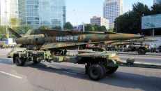 Pietų Korėja kariniame parade pademonstravo savo naujausią ginkluotę