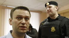 2013 m. balandžio 24 d., A. Navalnas teismo salėje. Nuotr. "golos-ameriki.ru"