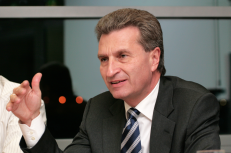 Lietuvoje viešės už energetiką atsakingas komisaras Geuntheris Oettingeris