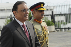 Pakistano prezidentas A. A. Zardaris palieka postą. EPA-ELTA nuotr.