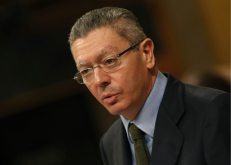 Ispanijos teisingumo ministras Albertas Ruisas Galjardonas. EPA-Eltos nuotr.