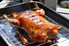 Nors ir atrodo gundančiai, tai yra visiškai neteisingas ir liūdnų pasekmių galintis turėti anties vartojimo būdas. Kad šios anties kepenėlės nekeltų pavojaus jūsų sveikatai, turite jas daug kartų atskiesti pagal homeopatijos principus.