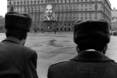 1990 metai, priešais KGB būstinę Maskvoje. Nuotr. Aleksandro Nemenovo.