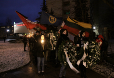 Sausio 13-ąją Lietuvių tautinio jaunimo sąjunga surengė iškilmingą patriotinę eiseną žuvusiems tautos gynėjams pagerbti. Nuotr. Eltos