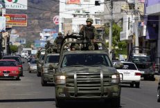 Meksikos kariuomenė užėmė „narkotikų tamplierių“ sostinę - Apatsingano miestą. EPA-Eltos nuotr.