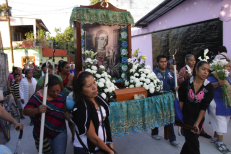 Jungtinėse Valstijose mirties bausme nubausto meksikiečio artimieji surengė procesiją Meksikos mieste Miakatlane. EPA-Eltos nuotr.