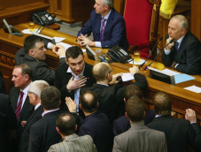 Ukrainos parlamentas patvirtino amnestiją protestuotojams. EPA-Eltos nuotr.