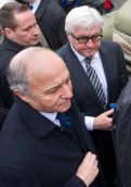 Vokietijos ir Prancūzijos užsienio reikalų ministrai Frankas Walteris Steinmeieris (dešinėje) ir Laurent'as Fabiusas (kairėje). EPA-Eltos nuotr.