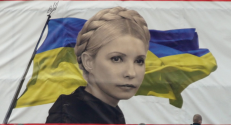 Buvusi Ukrainos premjerė Julija Tymošenko. Plakatas. EPA-Eltos nuotr.