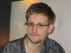 E. Snowdenas