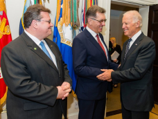 Linas Linkevičius, Algirdas Butkevičius ir Joe Bidenas.