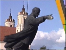 Kadras iš filmo „Kartą XX amžiuje“ (rež. Deimantas Narkevičius, 2004)