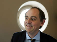 Lietuvos žiniasklaidos autoritetas E. Lucasas. Nuotr. Roberto Kowalewskio („Agencja Gazeta“)