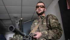 Po mėnesius trukusių kovų su teroristais, kariai Donecko oro uoste yra ukrainiečių vertinami kaip superžmonės. Nuotr. bbc.com