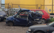 Šis automobilis buvo netyčia stuktelėtas prie pat Vilniaus. Nuotr. E.eu