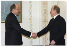 2010 m. kovo 28 d. Andrius Kubilius Vladimirui Putinui Maskvoje sakė: „Kaip atvira ekonomika Lietuva yra suinteresuota plėsti dvišalius prekybos santykius su Rusija. Rusija yra labai svarbi importo ir eksporto partnerė.“ http://archive.premier.gov.ru/eng/events/news/9918