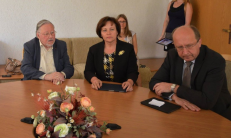 Konservatorė R. Juknevičienė (viduryje). Nuotr. facebook.com