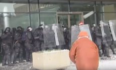 2009 m. mitingas baigėsi riaušėmis prie Seimo.