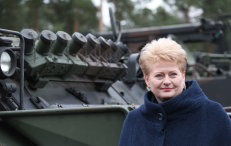 Vyriausioji šalies ginkluotųjų pajėgų vadė Lietuvos prezidentė Dalia Grybauskaitė. Nuotr. prezidentas.lt