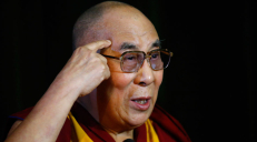 Dalai Lama sakė: „Pabėgėliai turi grįžti ir atstatyti savo šalis.“