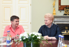 Prezidentė susitinka su Ukrainos Aukščiausiosios Rados nare Nadija Savčenko ir Lietuvoje besigydančiais Ukrainos kariais. Nuotr. aut. Robertas Dačkus.