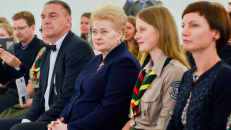 M. Garbačiauskaitė-Budrienė (dešinėje). Nuotr. prezidentas.lt