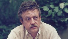 Kurtas Vonegutas (Kurt Vonnegut). Nuotr. avclub.com