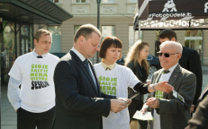 Akimirka iš Vyriausybės kovos su klastingu šešėliu. Nuotr. lrv.lt