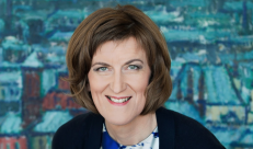 Didžiausia pinigų plovimą valstybėje prižiūrinti įstaiga – Viešųjų pirkimų tarnyba (VPT). Dabartinė šios įstaigos vadovė, patikima profesionalė, didžiulės patirties įgavusi dirbdama Atviros Lietuvos fondo (Sorošo) fondo direktore – Diana Vilytė.