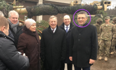 V. Bakas (galvutė apibraukta violetiniu apskritimu) su bendražygiais. Nuotr. facebook.com