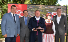 Konservatorių mokslininkas L. Kasčiūnas (kairėje). Nuotr. facebook.com