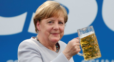 Vokietijos kanclerė Angela Merkel ir toliau bus Vokietijos kanclere. Nuotr. spiege