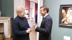 Prancūzijos prezidentas įdėmiai įsigilino į D. Grybauskaitės įžvalgas. Nuotr. prezidentas.lt