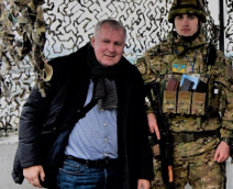 Konservatorių istorikas A. Anušauskas (kairėje), mėgsta svečiuotis Ukrainoje. Nuotr. facebook.com