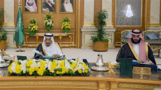 Saudo Arabijos karalius Salmanas (kairėje) ir būsimasis karalius, jo sūnus princas Mohamedas bin Salmanas