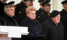 Prezidentė D. Grybauskaitė (viduryje). Nuotr. prezidentas.lt