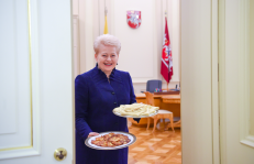 Mokslų daktarė, prezidentė D. Grybauskaitė. Nuotr. prezidentas.lt
