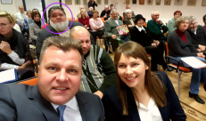 Konservatorius A. Navickas (galvutė apibraukta violetiniu apskritimu). Nuotr. facebook.com