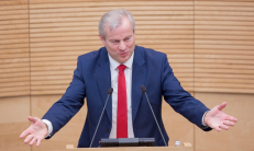 Nors M. Bastys Tėvynę išdavė, jis toliau galės būti Seimo nariu. Nuotr. jp.lt