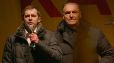 Intelektualaus humoro kūrėjas, žurnalistas A. Tapinas (kairėje) su visa konservatorių bendruomenę nusiteikęs labai griežtai (dešinėje stovi Pablo).