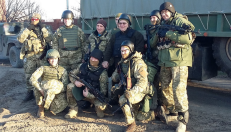 L. Linkevičius (stovi trečias iš dešinės), dažnai lankosi karštuose pasaulio taškuose.